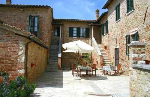 Asciano House | Lovely Farmhouse in Asciano with Swimming Pool