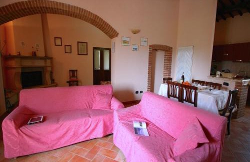 Asciano House | Lovely Farmhouse in Asciano with Swimming Pool