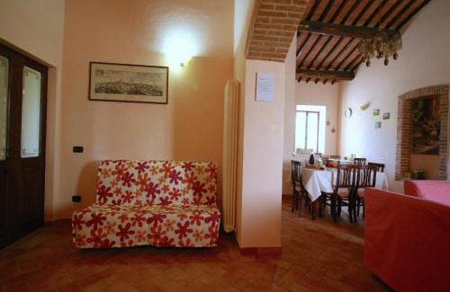 Asciano House | Lovely Farmhouse in Asciano with Swimming Pool