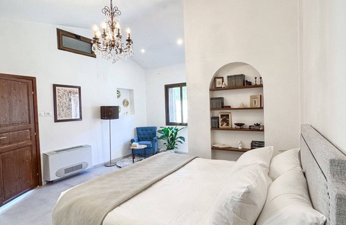 Torre delle Stelle Villa | Lovely Five Bedroom Villa Steps from Beach with Hot Tub!