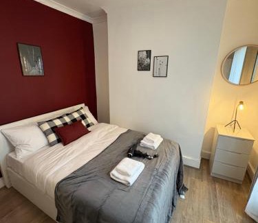 Highbury West Apartment | Lovely Flat by Emirates - 5 mins to Kings Cross St Pancras