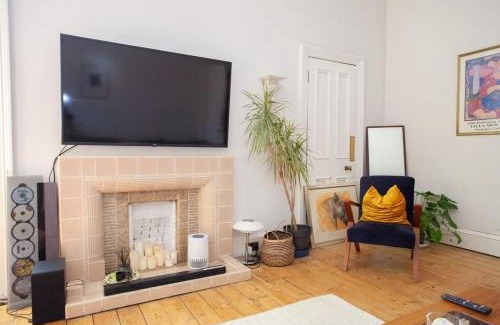 Kelvinbridge Apartment | Lovely Flat in Ideal Location