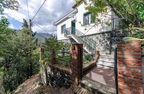 Cinque Terre Apartment | Lovely Flat in Monterosso, Monterosso, Italy