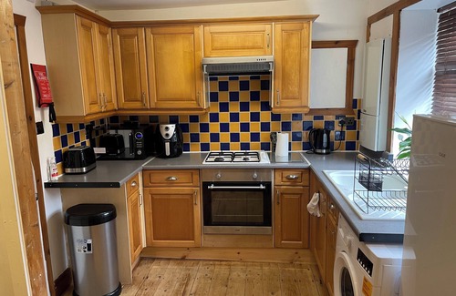 Woodhouse Apartment | Lovely Flat- North Finchley