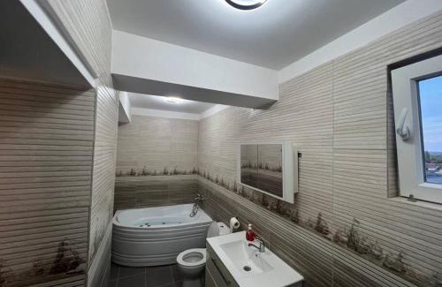 Craiova Apartment | Lovely flat with bathtub 5 mins from center