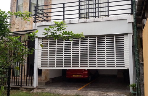 Borella House | Lovely Freedom 03 Bedrooms Vacation home in Colombo
