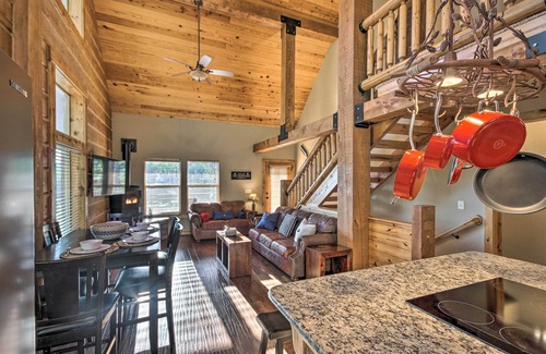 Lost Bridge Village Cabin | Lovely Garfield Cabin w/Direct Beaver Lake Access