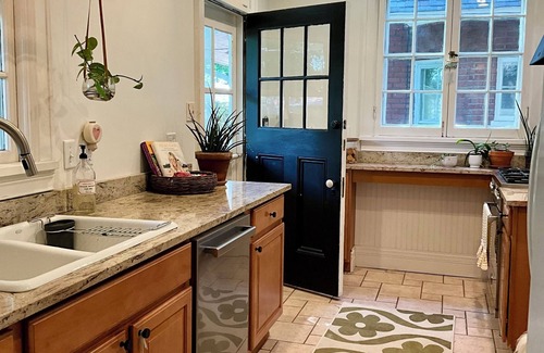 Belknap House | Lovely Gem in the Vibrant Highlands close to it all!
