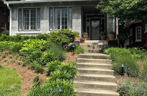 Belknap House | Lovely Gem in the Vibrant Highlands close to it all!