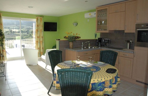Lagorce Apartment | Lovely gîte in the south of the ardeche with large picnic area, bbq.