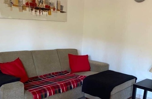 Pizzo Apartment | Lovely ground floor apartment with a garden, 5 minutes walk to a sandy beach
