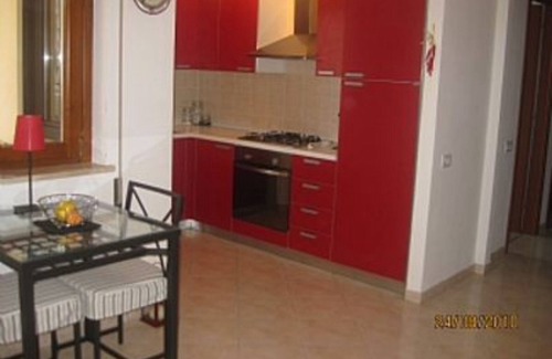 Pizzo Apartment | Lovely ground floor apartment with a garden, 5 minutes walk to a sandy beach