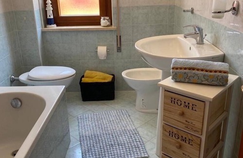 Pizzo Apartment | Lovely ground floor apartment with a garden, 5 minutes walk to a sandy beach