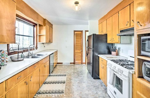 Hendersonville House | Lovely Hendersonville Home, Near Parks!