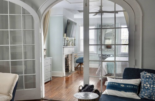 Westside House | Lovely & Historical 3BR - Balcony - Central Location