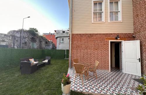 Kumkapi Hotel | Lovely History