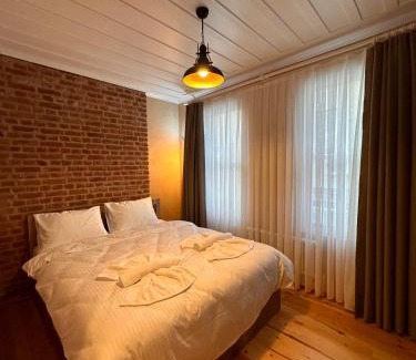 Kumkapi Hotel | Lovely History