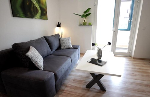 Oberhavel Apartment | Lovely Hohen Neuendorf