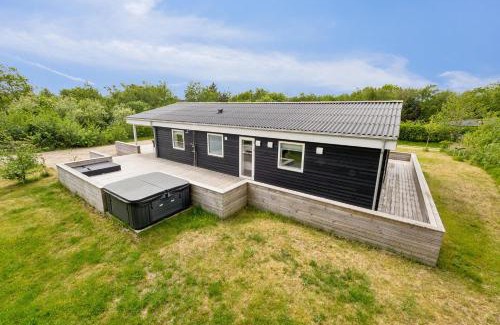 Hurup Thy House | Lovely Holiday Home From 2022, With A 5-Person Outdoor Hot Tub, 200 Meters From The Water