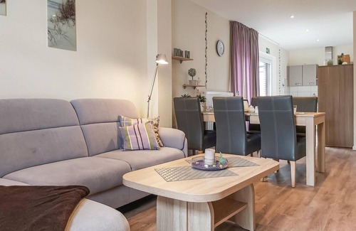Midlum House | Lovely home in Wurster Nordseeküste