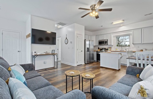 Pass Christian House | Lovely Home! Close to the Beach and Downtown!