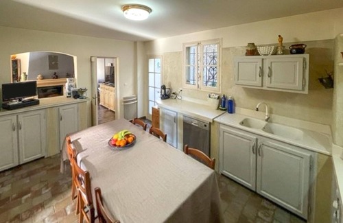 La Roque-sur-Pernes House | Lovely home in La Roque-sur-Pernes