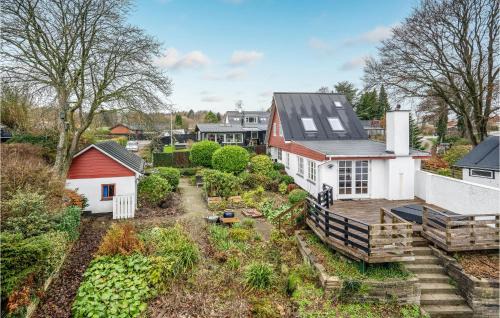 Hvidbjerg Strand House | Lovely Home In Børkop With Kitchen