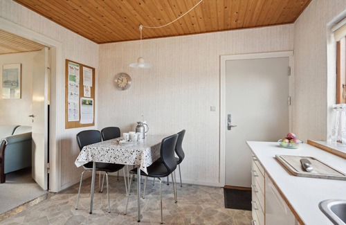 Bogense House | Lovely home in Bogense with kitchen