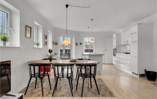 Bogense House | Lovely Home In Bogense With Kitchen