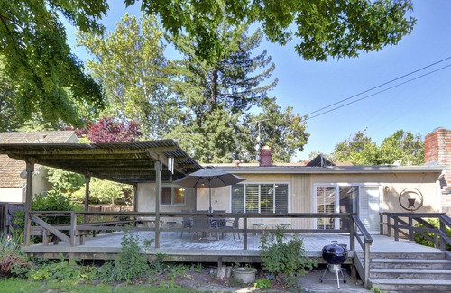 Clarksburg House | Lovely Home in Clarksburg*Sleeps 6*Walk to Winery