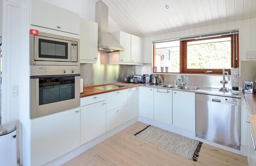Handrup Strand House | Lovely home in Ebeltoft with WiFi