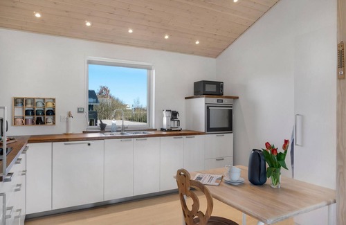 Havnsø House | Lovely home in Føllenslev with WiFi