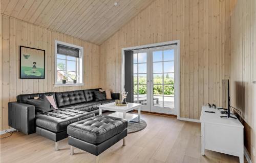 Frørup House | Lovely Home In Frørup With Kitchen