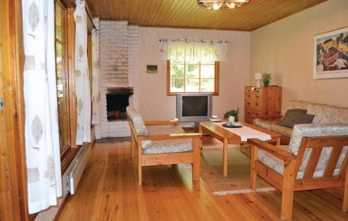 Vathult House | Lovely Home In Gislaved With Lake View
