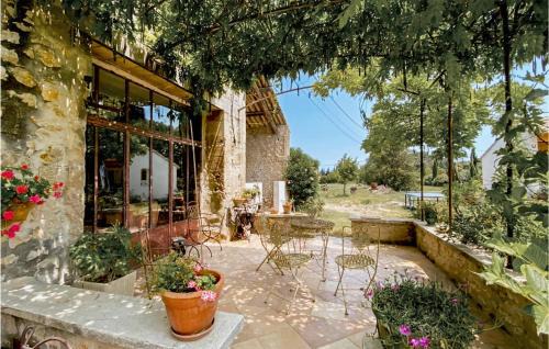 Graveson House | Lovely Home In Graveson With Wi-Fi