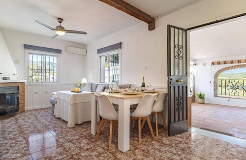 Guaro House | Lovely home in Guaro with WiFi