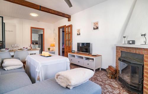 Guaro House | Lovely Home In Guaro With Wifi