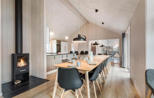 Bratten Strand House | Lovely Home In Jerup With Sauna