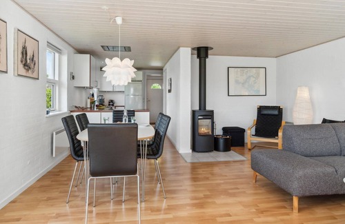 Karrebksminde House | Lovely home in Karrebæksminde with WiFi