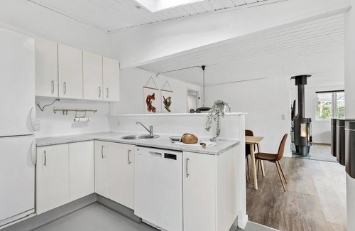 Skodshoved House | Lovely home in Knebel with kitchen