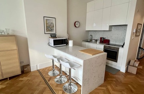 City of Westminster Apartment | Lovely Home in Mayfair/Oxford St 2 bed apt