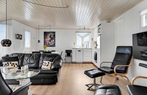 Hasmark Strand House | Lovely home in Otterup with kitchen