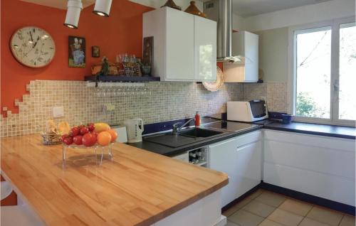 Cebazan House | Lovely Home In Puisserguier With Wifi