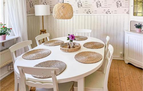 Stromstad Municipality House | Lovely Home In Strömstad With Wifi