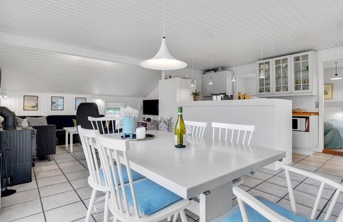 Sønder Vorupør House | Lovely home in Thisted with WiFi