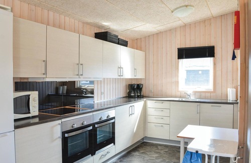 Thyboron House | Lovely home in Thyborøn with WiFi