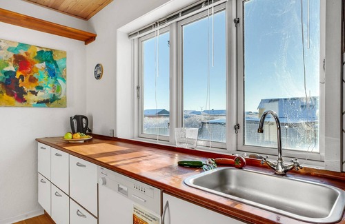 Thyboron House | Lovely home in Thyborøn with kitchen