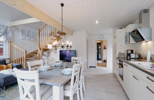 Wandlitz House | Lovely home in Zerpenschleuse with WiFi