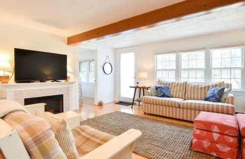 West Chatham House | Lovely Home Minutes from Beach in Chatham