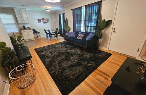 Memphis House | 《~Lovely Home Near Botanical Gardens ~》Pool Table
